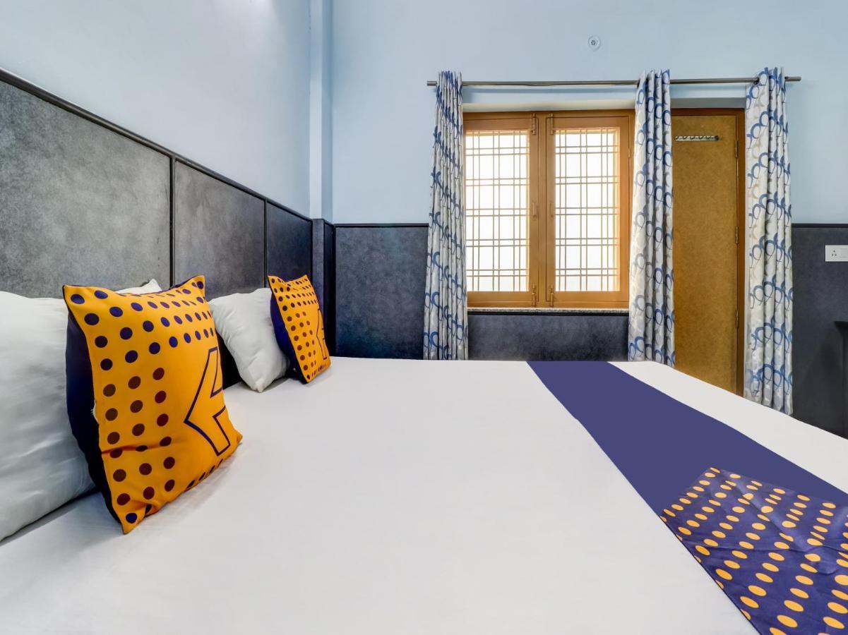 Spot On 82236 Aryan Home Stay Jhājra Exterior photo