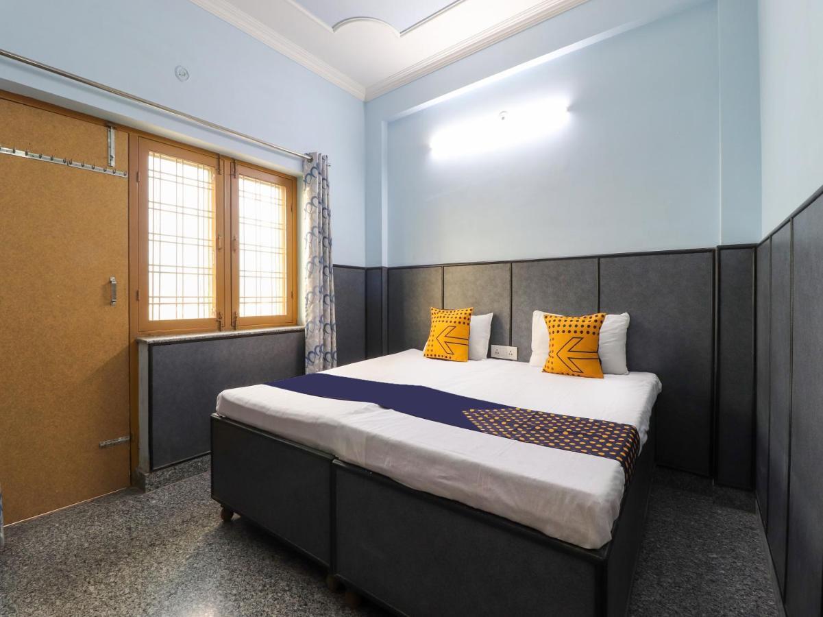 Spot On 82236 Aryan Home Stay Jhājra Exterior photo