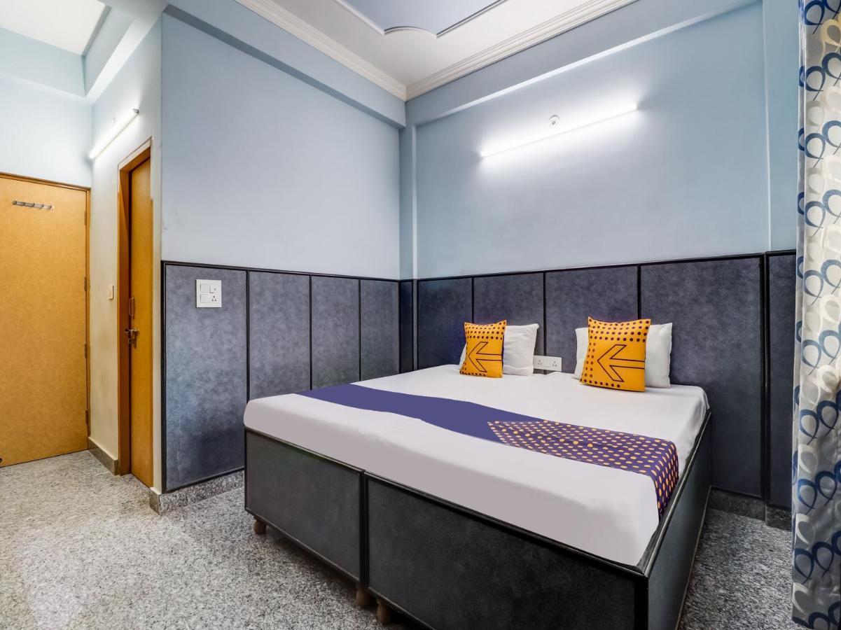 Spot On 82236 Aryan Home Stay Jhājra Exterior photo