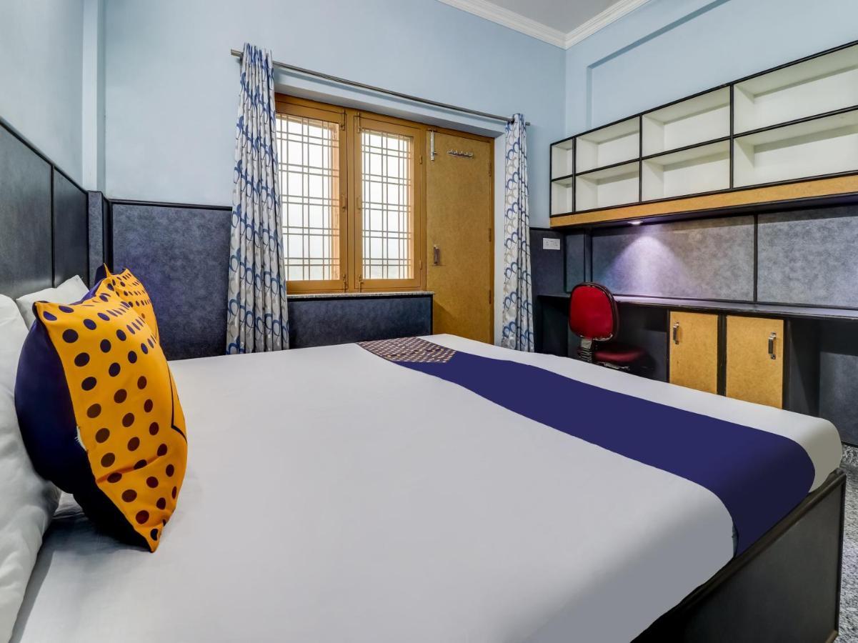 Spot On 82236 Aryan Home Stay Jhājra Exterior photo