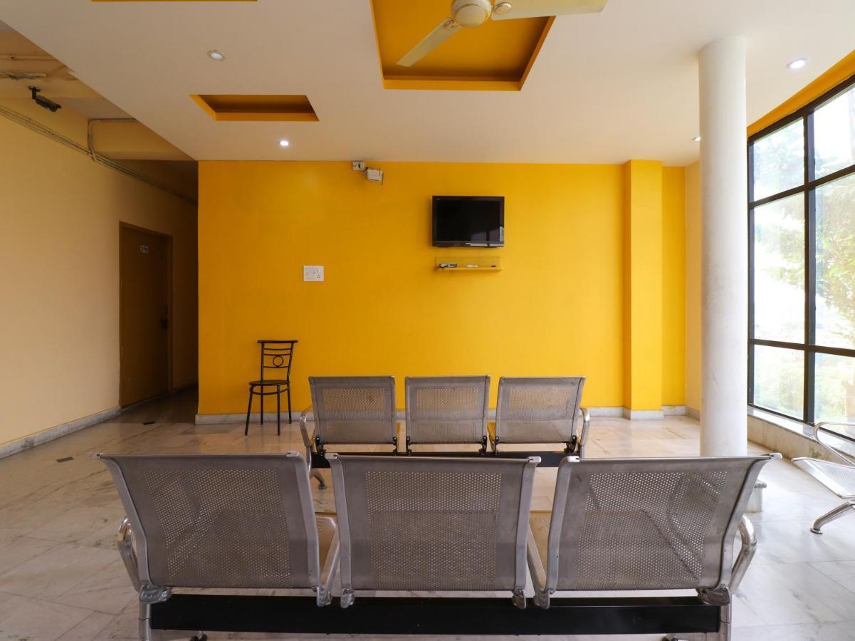Spot On 82236 Aryan Home Stay Jhājra Exterior photo